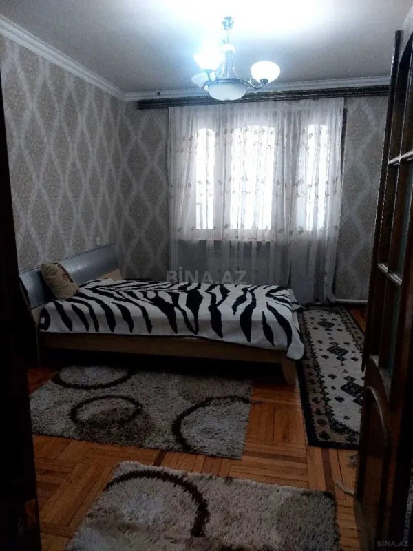 Satılır 4 otaqlı mənzil 120 m²