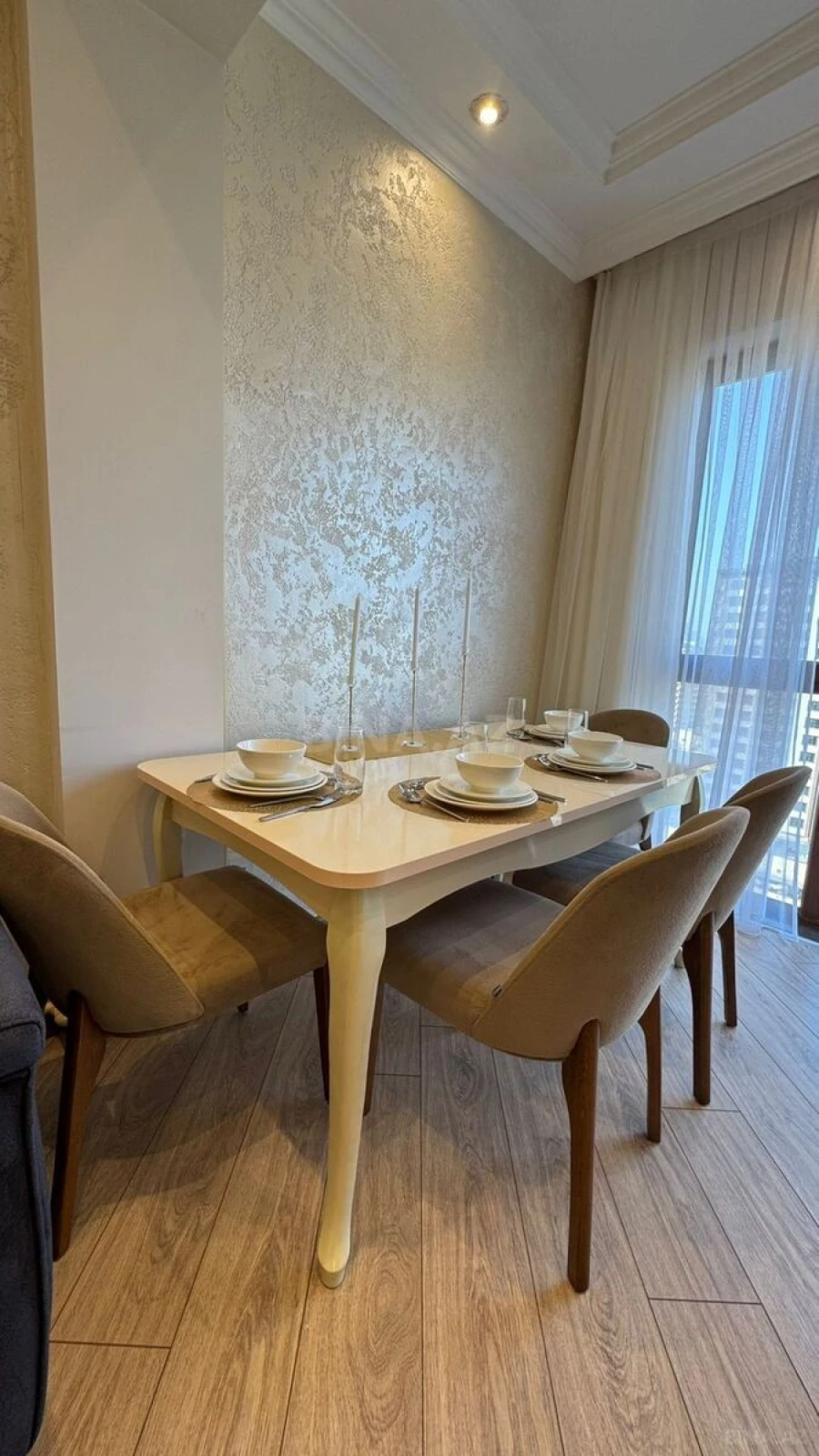 Kirayə verilir 2 otaqlı mənzil 72 m²