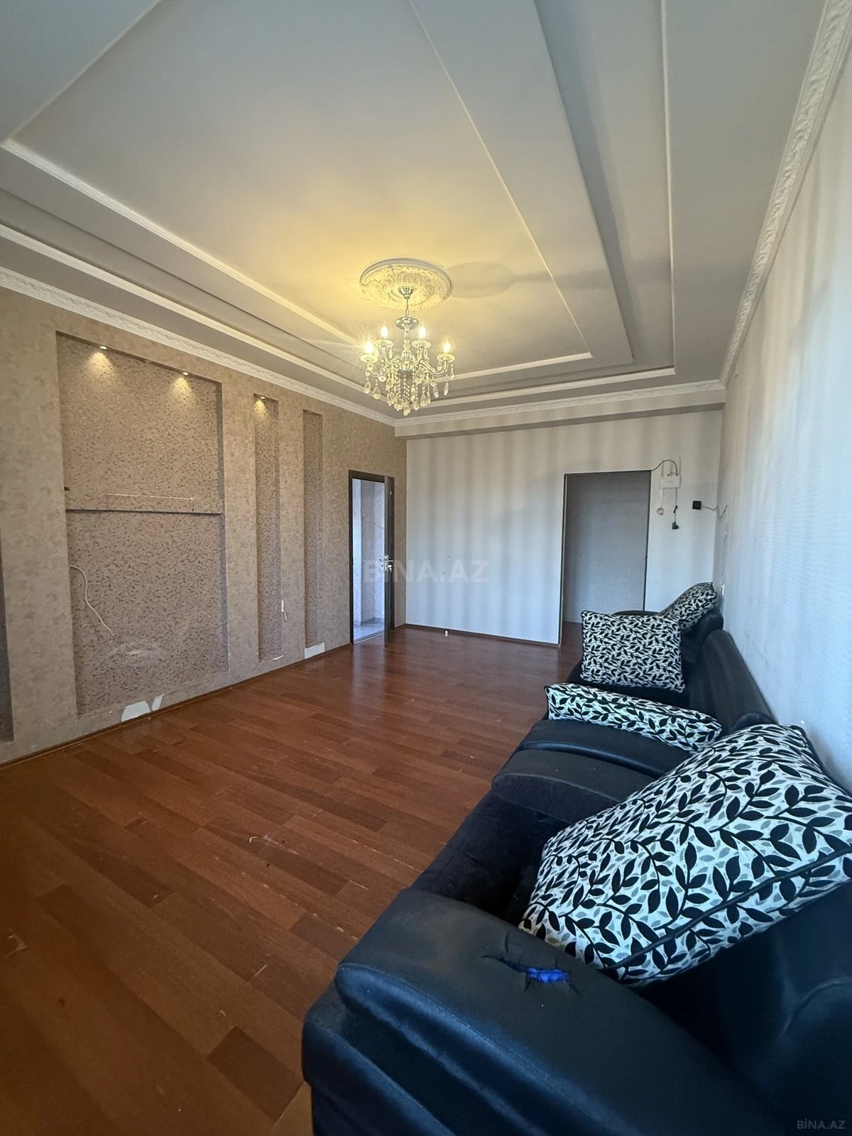 Kirayə verilir 2 otaqlı mənzil 90 m²