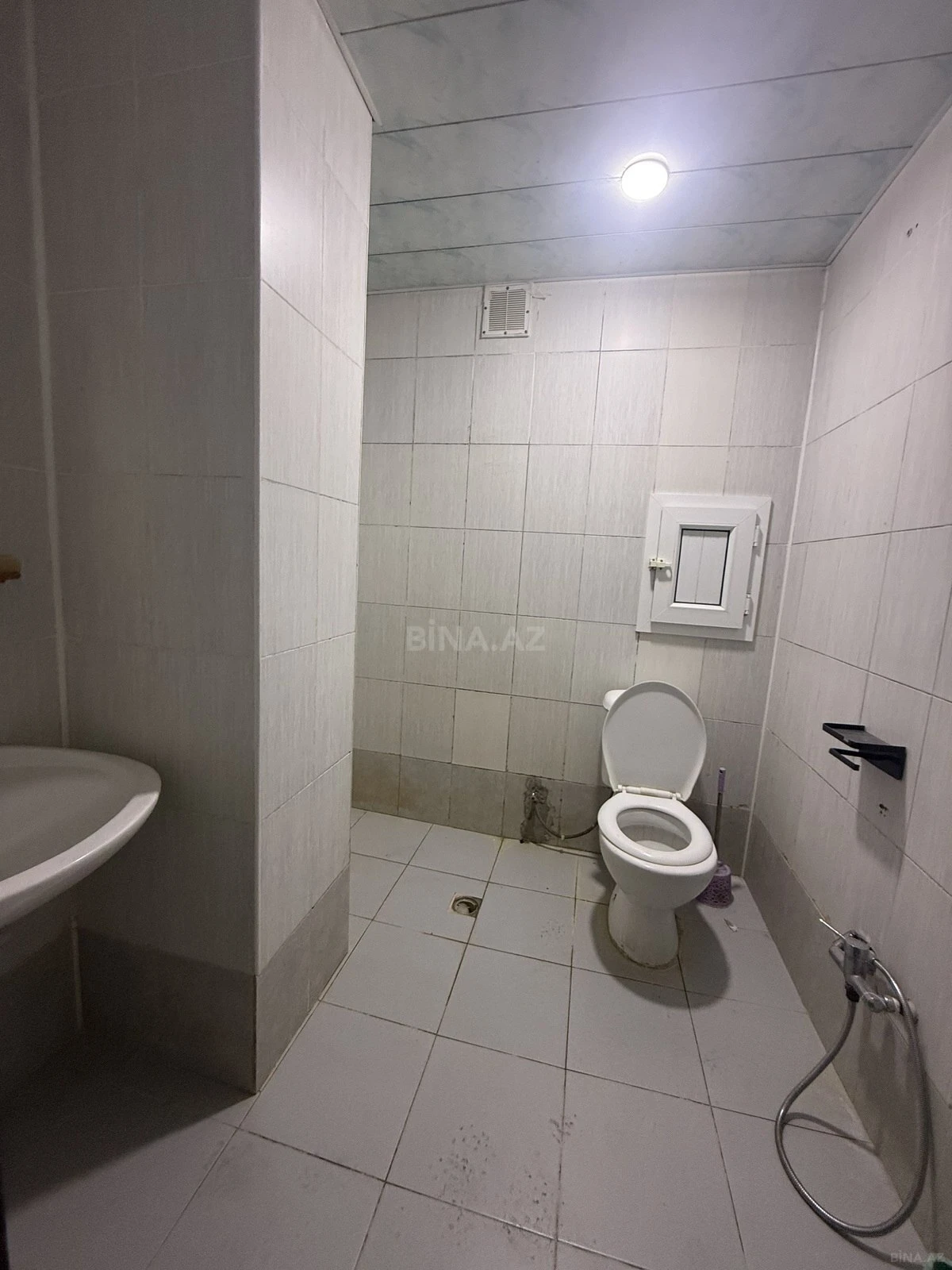 Kirayə verilir 2 otaqlı mənzil 90 m²