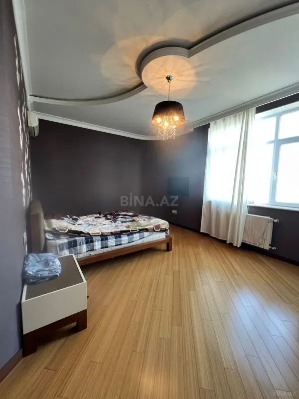 Satılır 3 otaqlı mənzil 140 m²