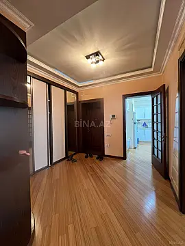 Satılır 3 otaqlı mənzil 140 m²