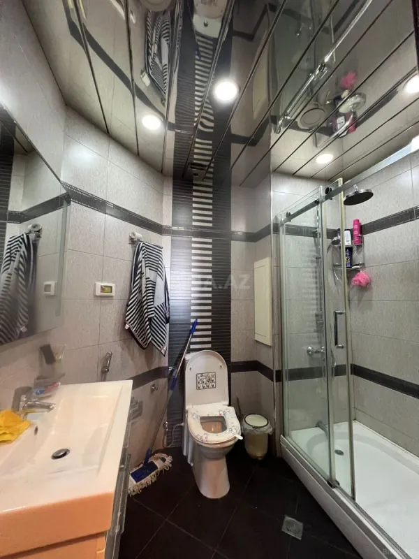 Satılır 3 otaqlı mənzil 140 m²