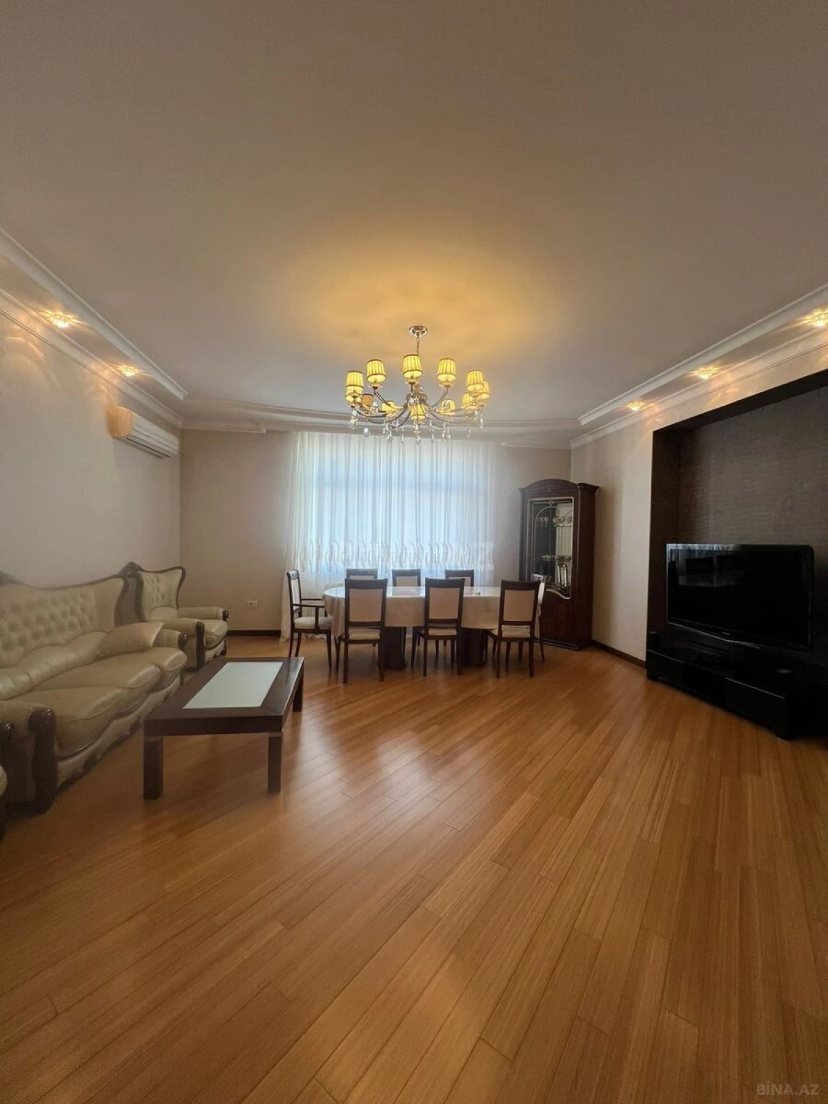 Satılır 3 otaqlı mənzil 140 m²