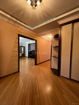 Satılır 3 otaqlı mənzil 140 m²
