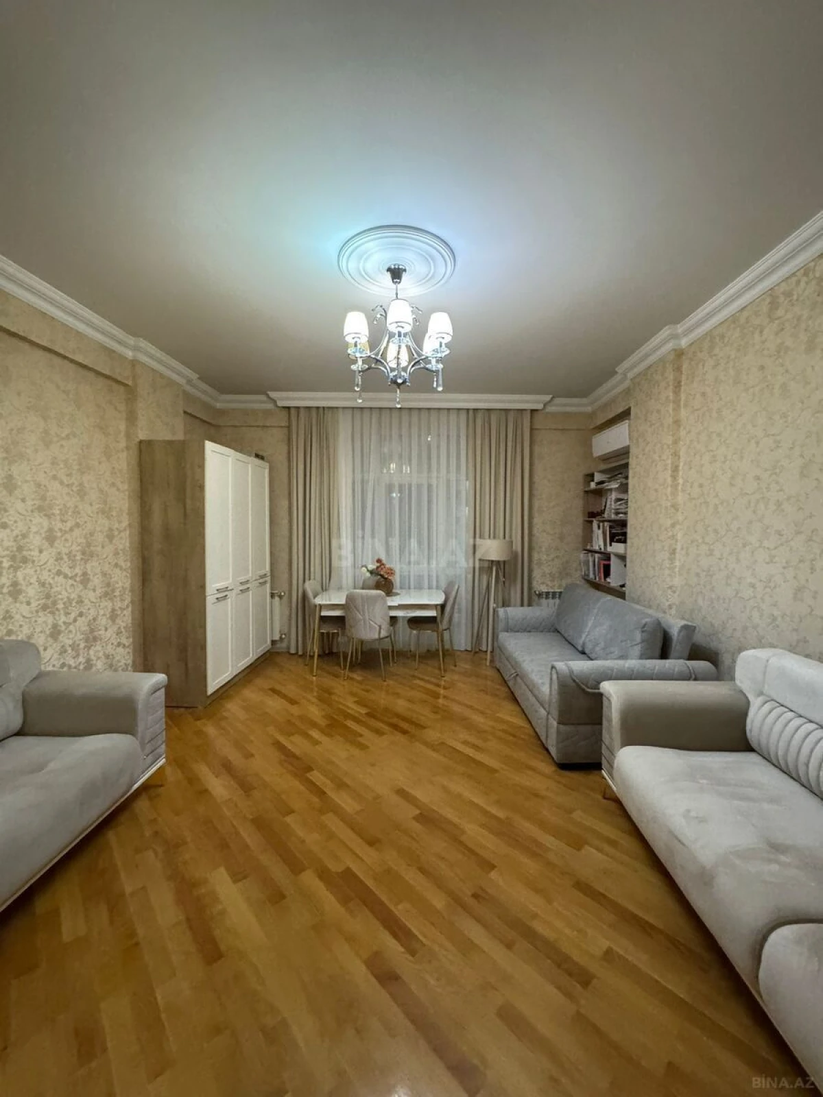 Satılır 2 otaqlı mənzil 90 m²
