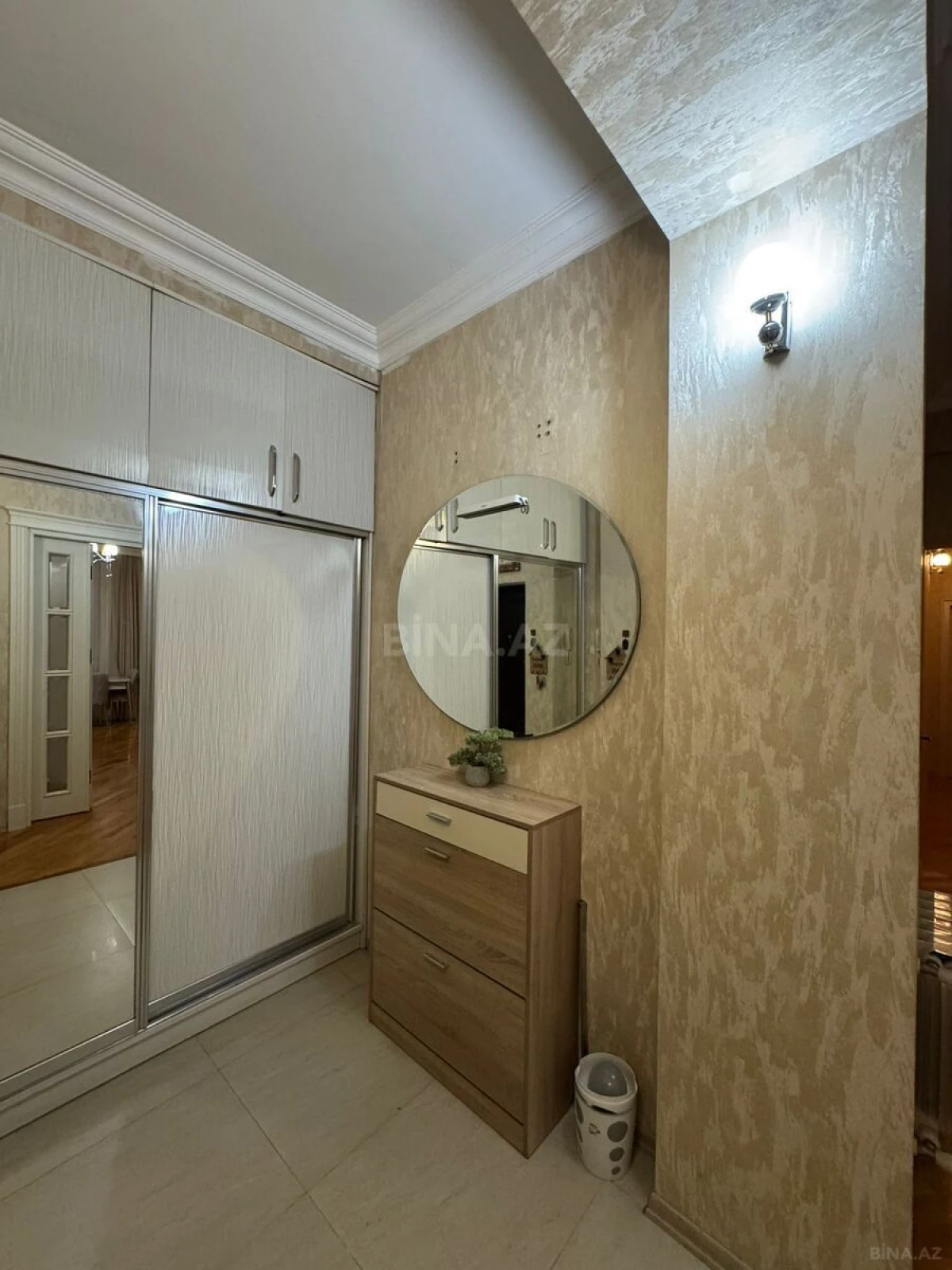 Satılır 2 otaqlı mənzil 90 m²