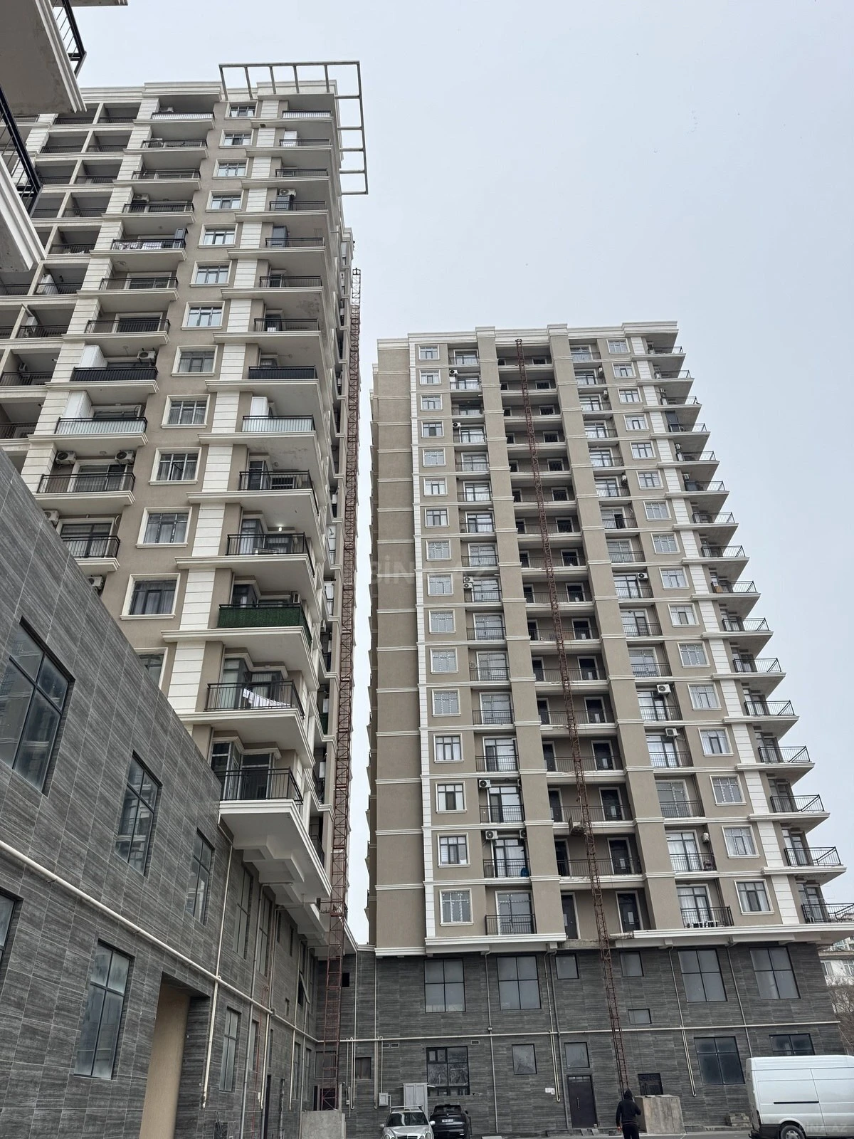Satılır 2 otaqlı mənzil 66 m²