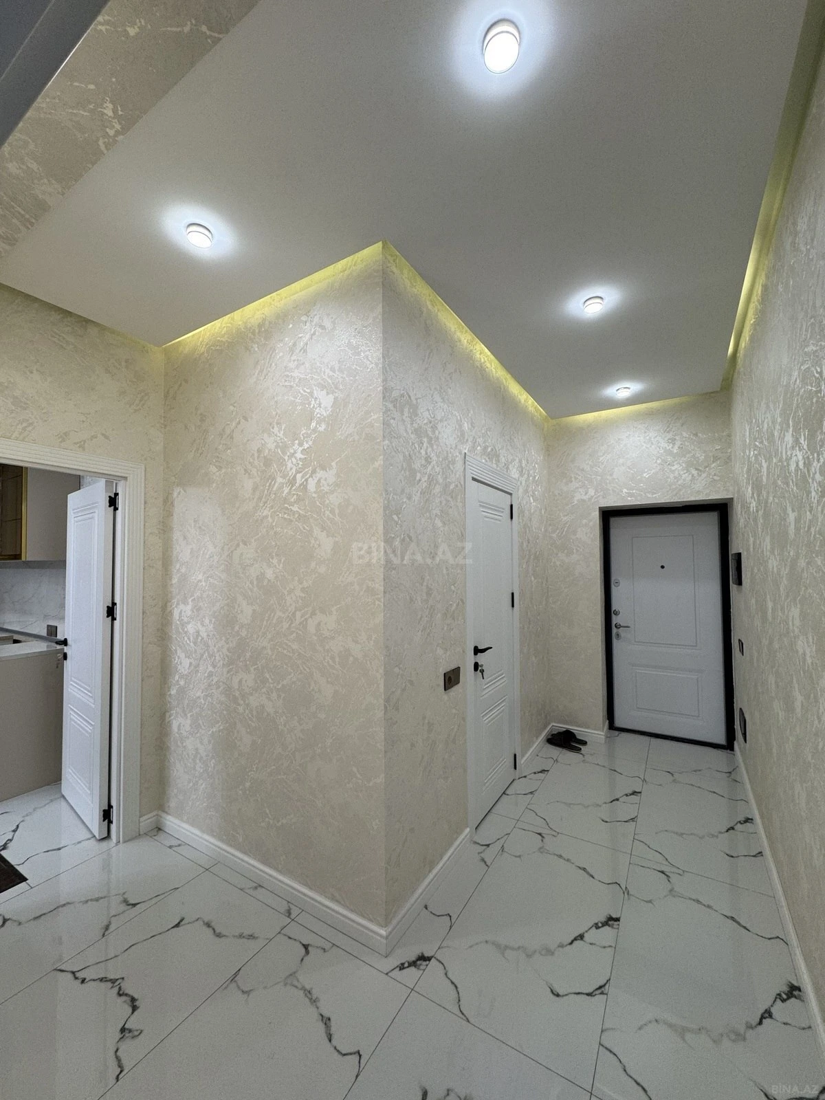 Satılır 2 otaqlı mənzil 66 m²