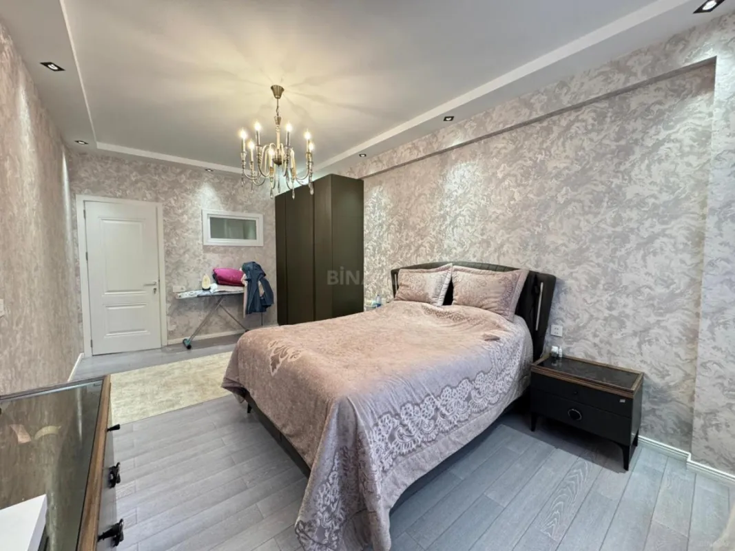 Satılır 3 otaqlı mənzil 107 m²