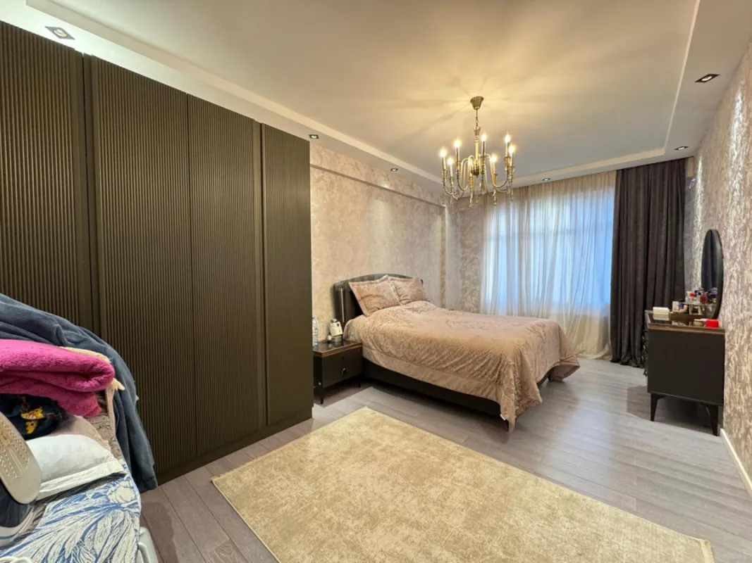 Satılır 3 otaqlı mənzil 107 m²