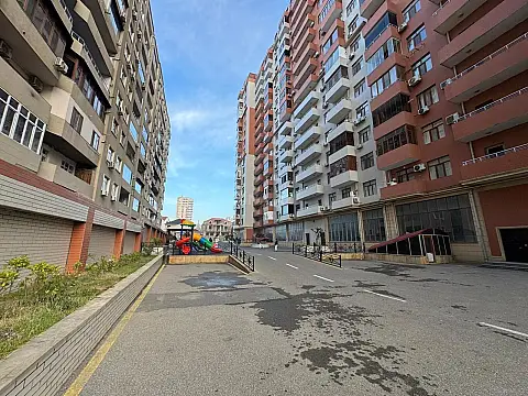 Satılır 3 otaqlı mənzil 107 m²