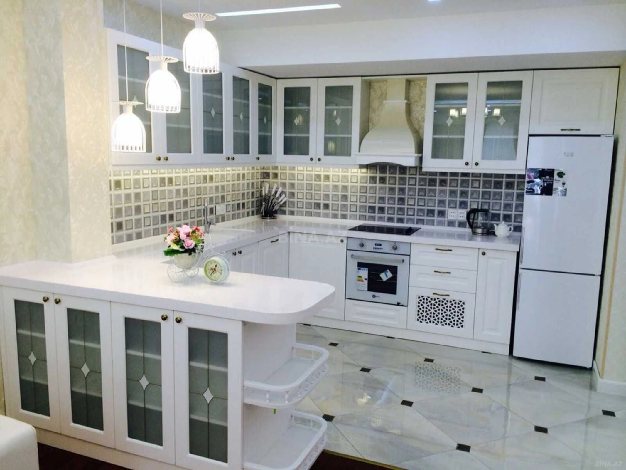 Kirayə verilir 3 otaqlı mənzil 120 m²