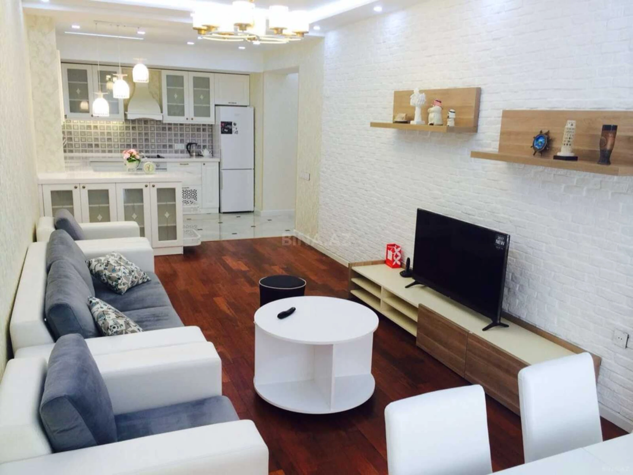 Kirayə verilir 3 otaqlı mənzil 120 m²