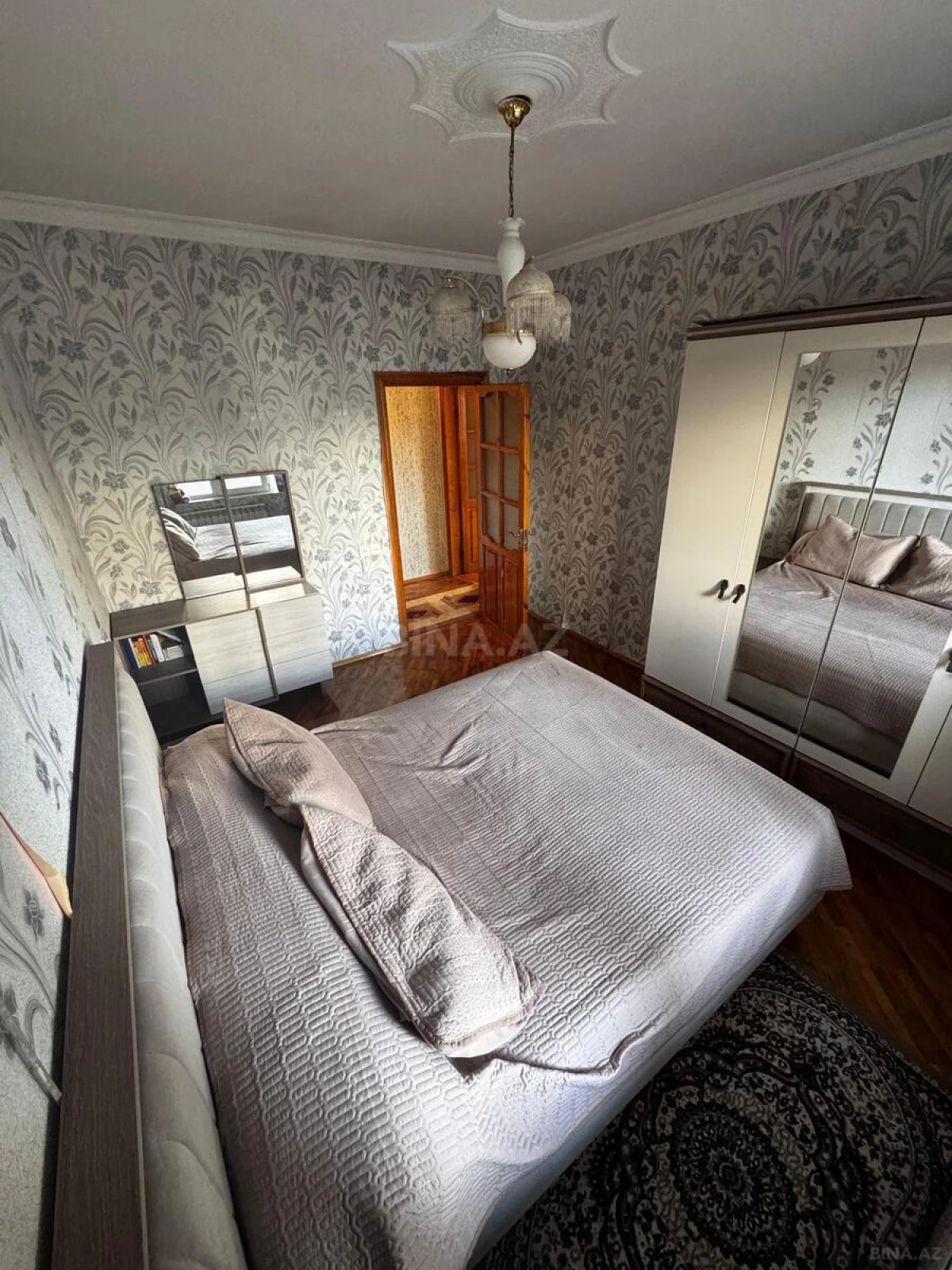 Satılır 2 otaqlı mənzil 65 m²