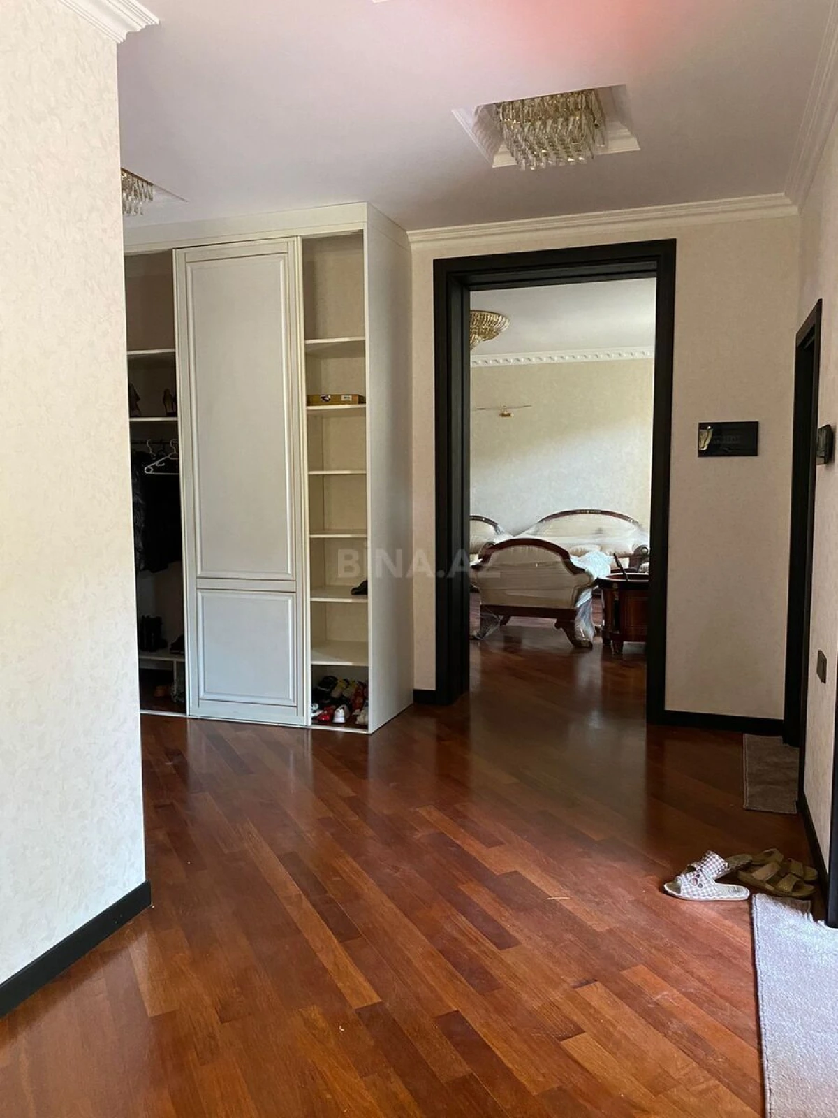 Satılır 6 otaqlı həyət evi 250 m²