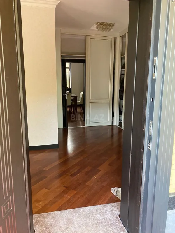 Satılır 6 otaqlı həyət evi 250 m²
