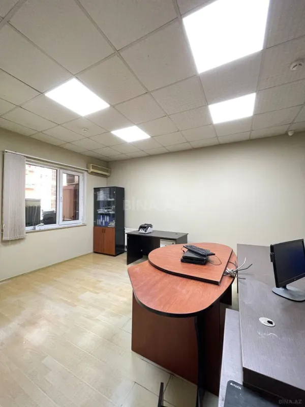 Satılır 4 otaqlı mənzil 215 m²