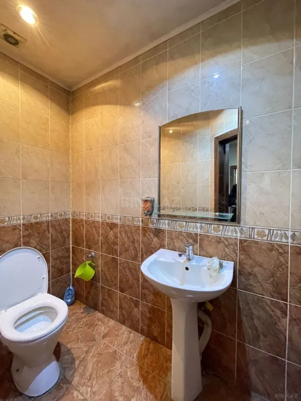 Satılır 4 otaqlı mənzil 215 m²