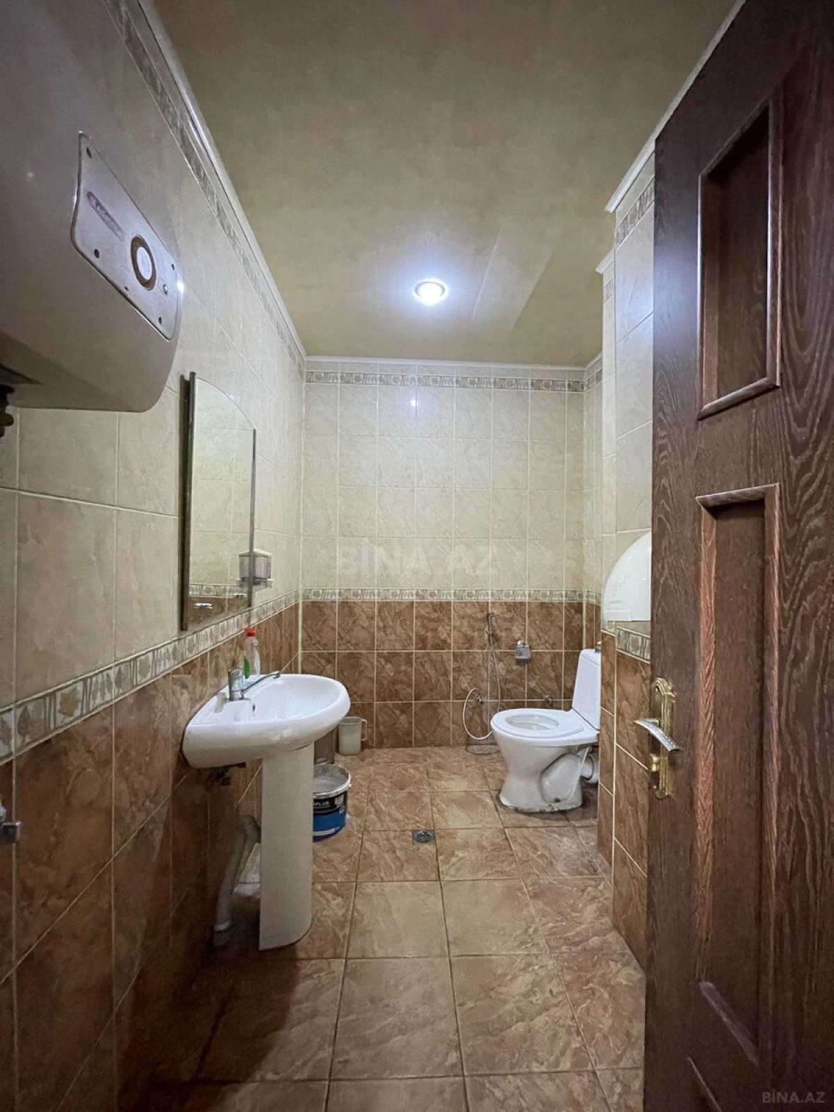 Satılır 4 otaqlı mənzil 215 m²