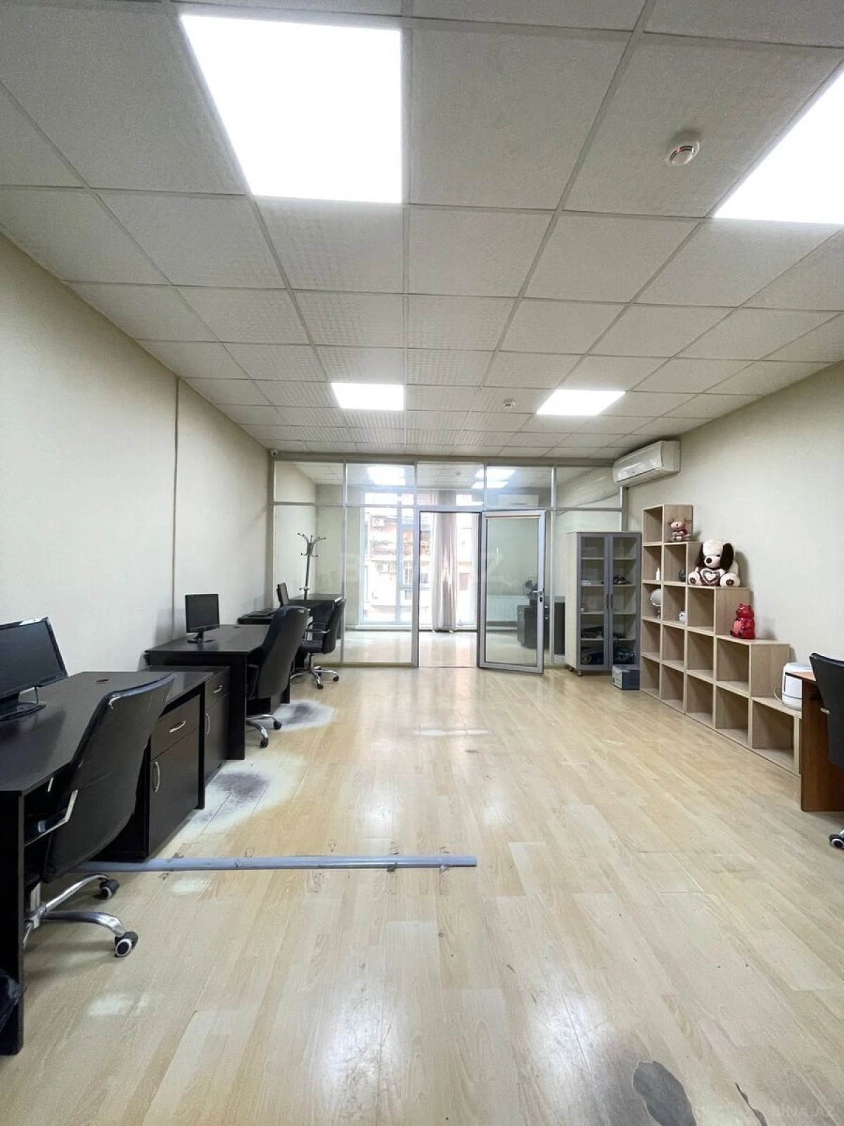 Satılır 4 otaqlı mənzil 215 m²