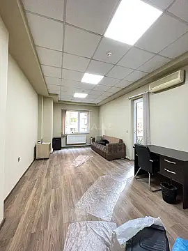 Satılır 4 otaqlı mənzil 215 m²