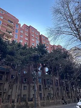 Satılır 4 otaqlı mənzil 215 m² — Bakı 4 otaq 215.00 m²