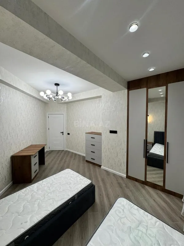 Satılır 3 otaqlı mənzil 107 m²