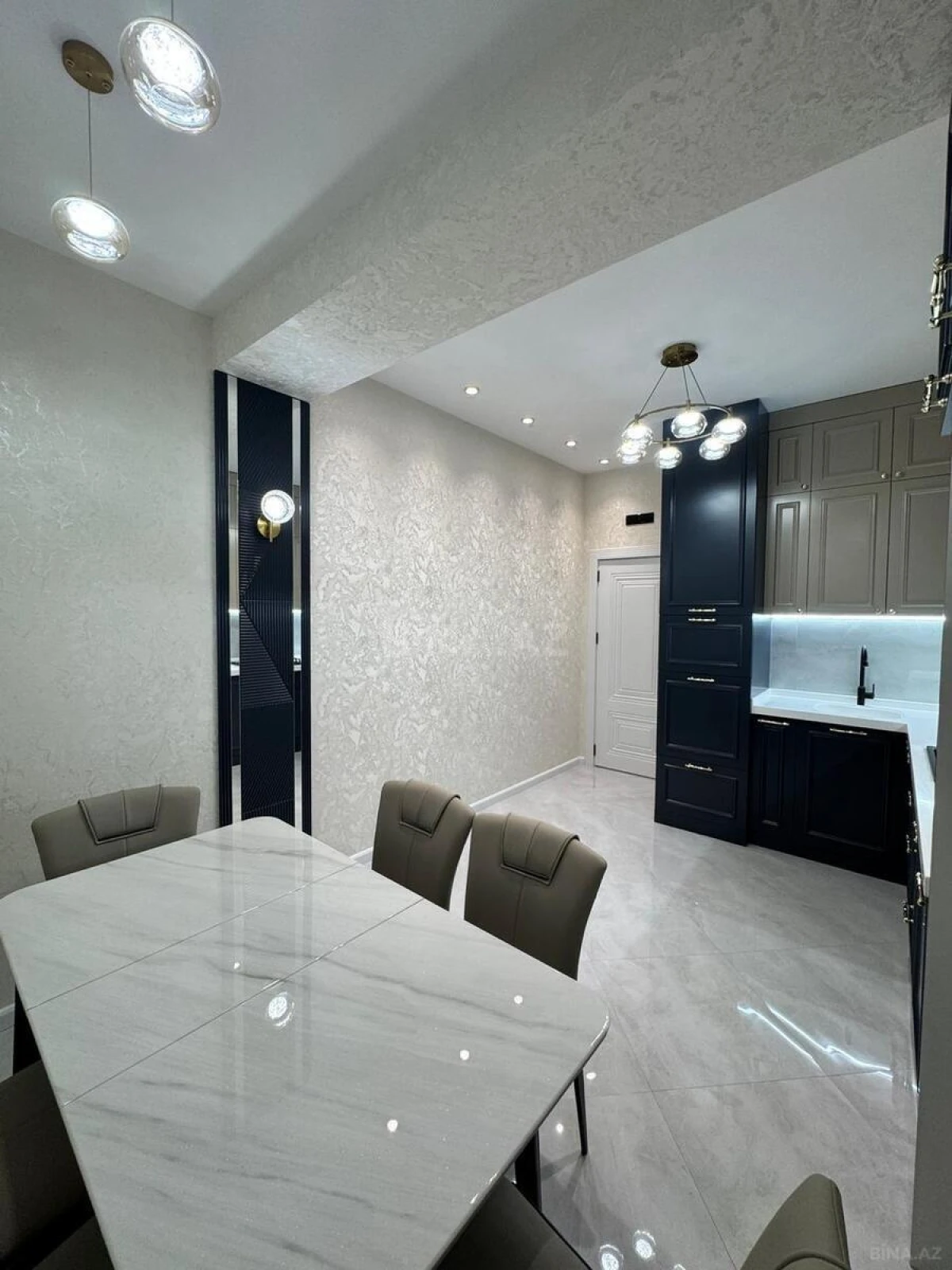 Satılır 3 otaqlı mənzil 107 m²