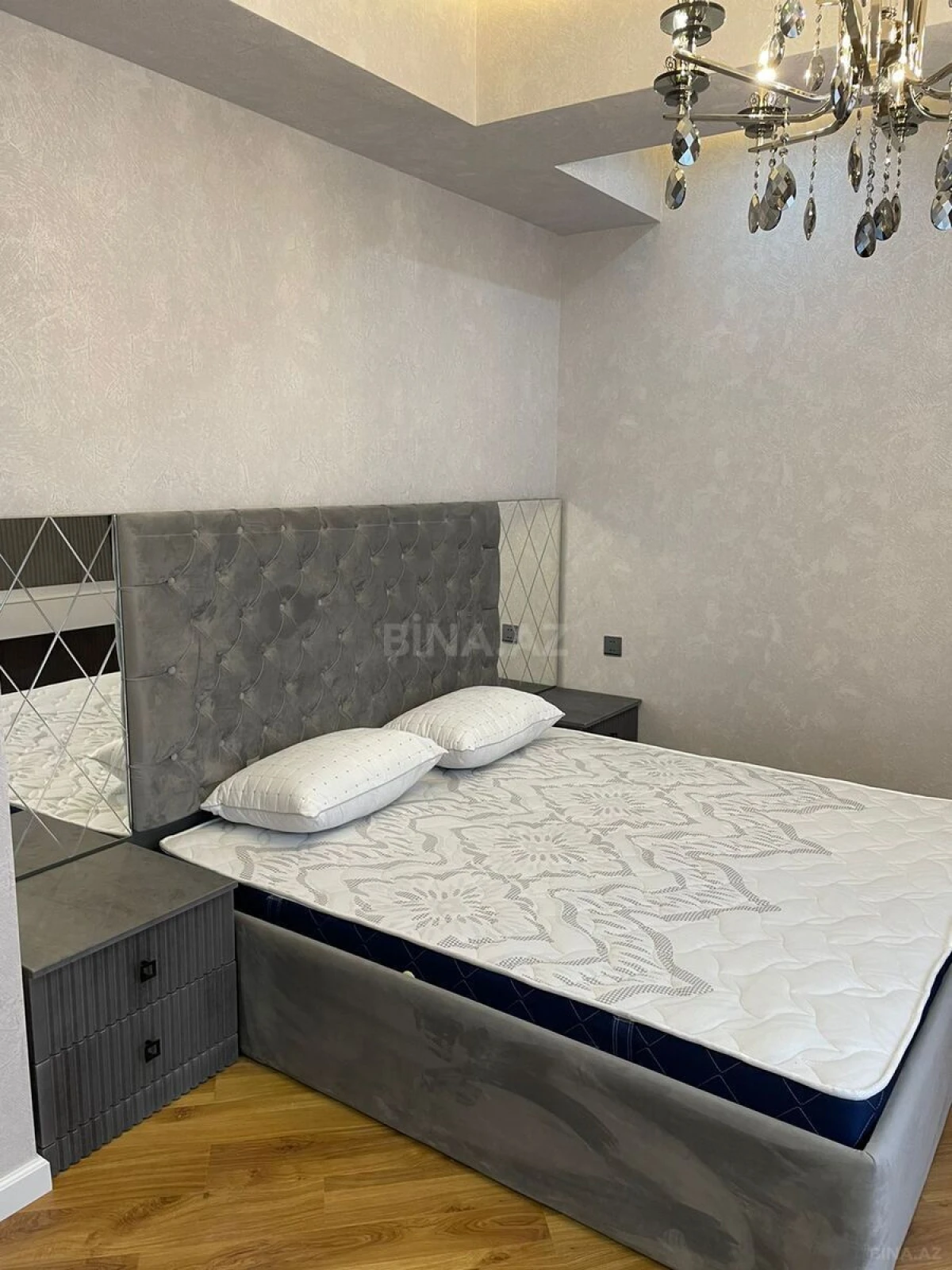 Satılır 3 otaqlı mənzil 136 m²