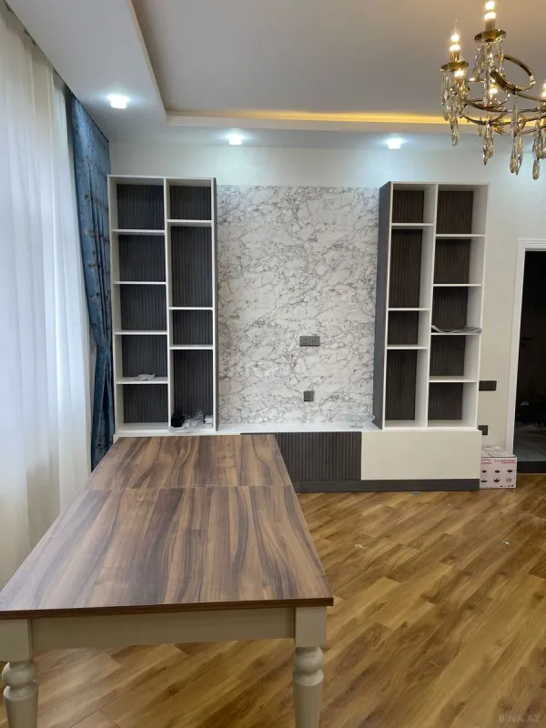 Satılır 3 otaqlı mənzil 136 m²