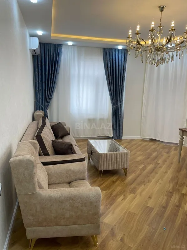 Satılır 3 otaqlı mənzil 136 m²