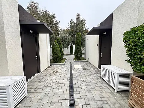 Satılır 1 otaqlı mənzil 56 m²