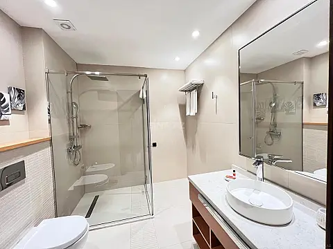 Satılır 1 otaqlı mənzil 56 m²