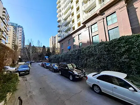 Kirayə verilir 2 otaqlı mənzil 70 m²