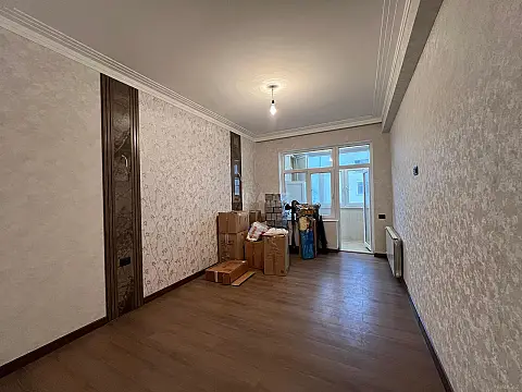 Satılır 3 otaqlı mənzil 155 m²