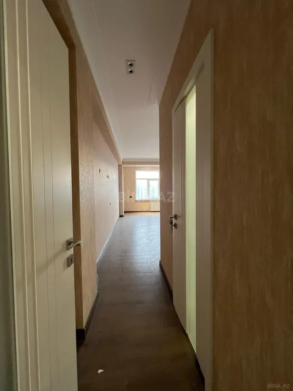 Satılır 3 otaqlı mənzil 155 m²