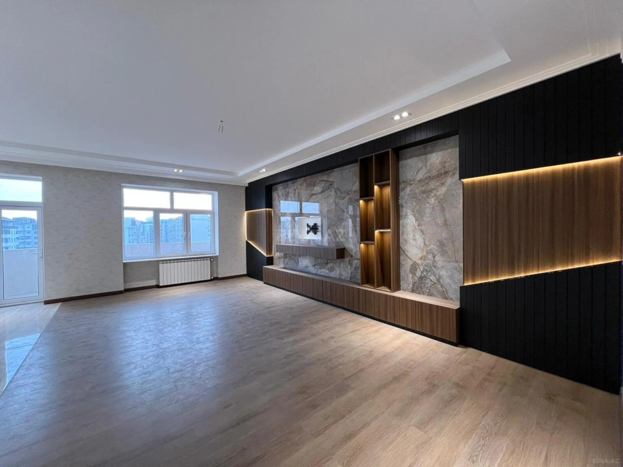 Satılır 3 otaqlı mənzil 155 m²