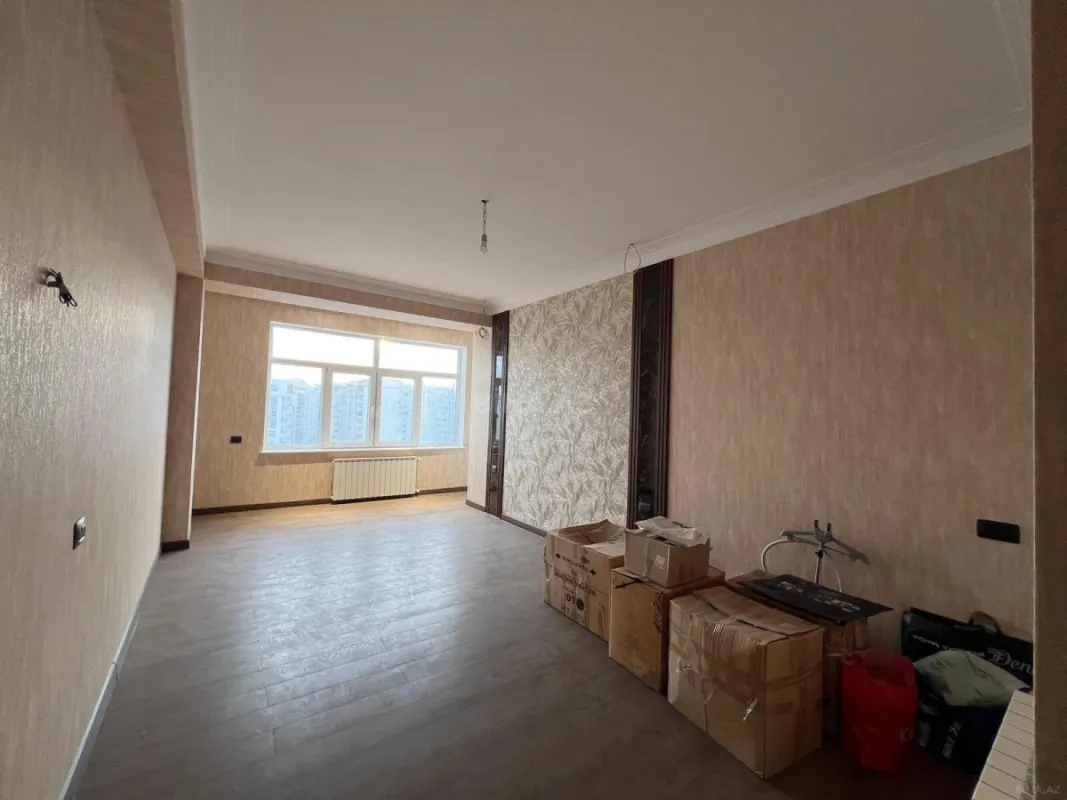 Satılır 3 otaqlı mənzil 155 m²