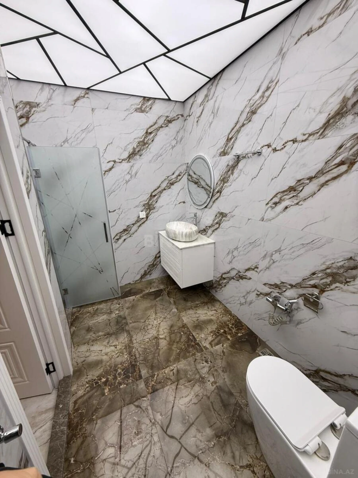 Satılır 2 otaqlı mənzil 70 m²