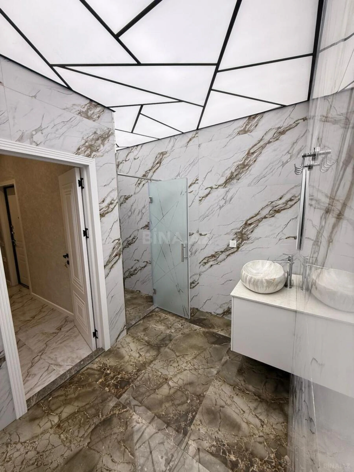 Satılır 2 otaqlı mənzil 70 m²