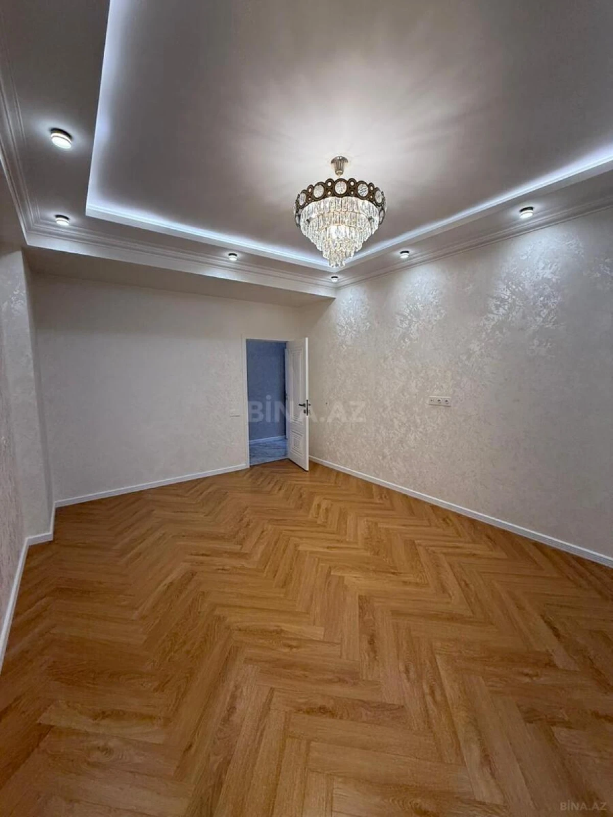 Satılır 2 otaqlı mənzil 70 m²