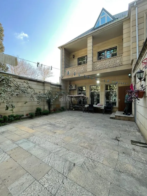 Kirayə verilir 7 otaqlı həyət evi 400 m²