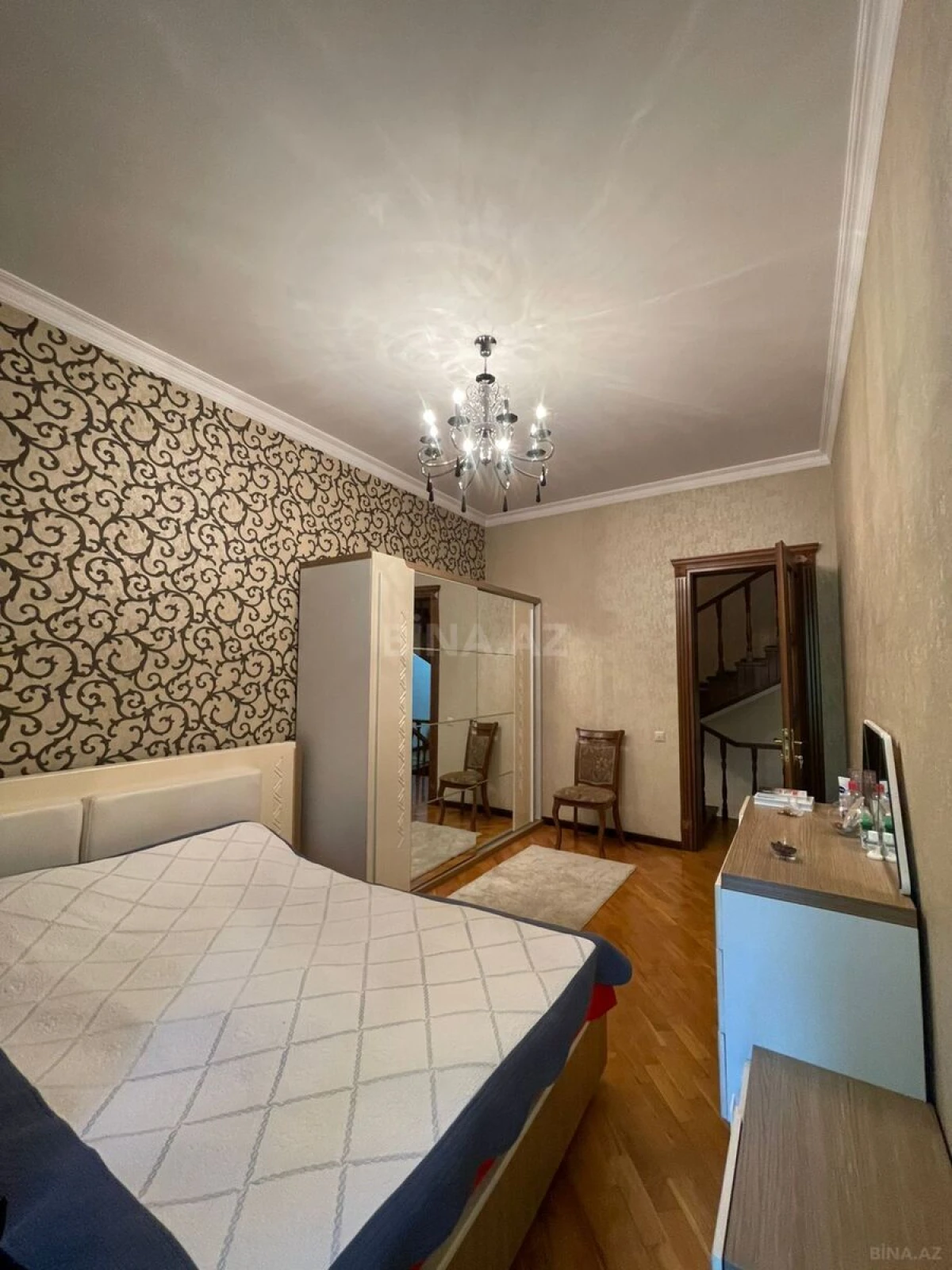 Kirayə verilir 7 otaqlı həyət evi 400 m²