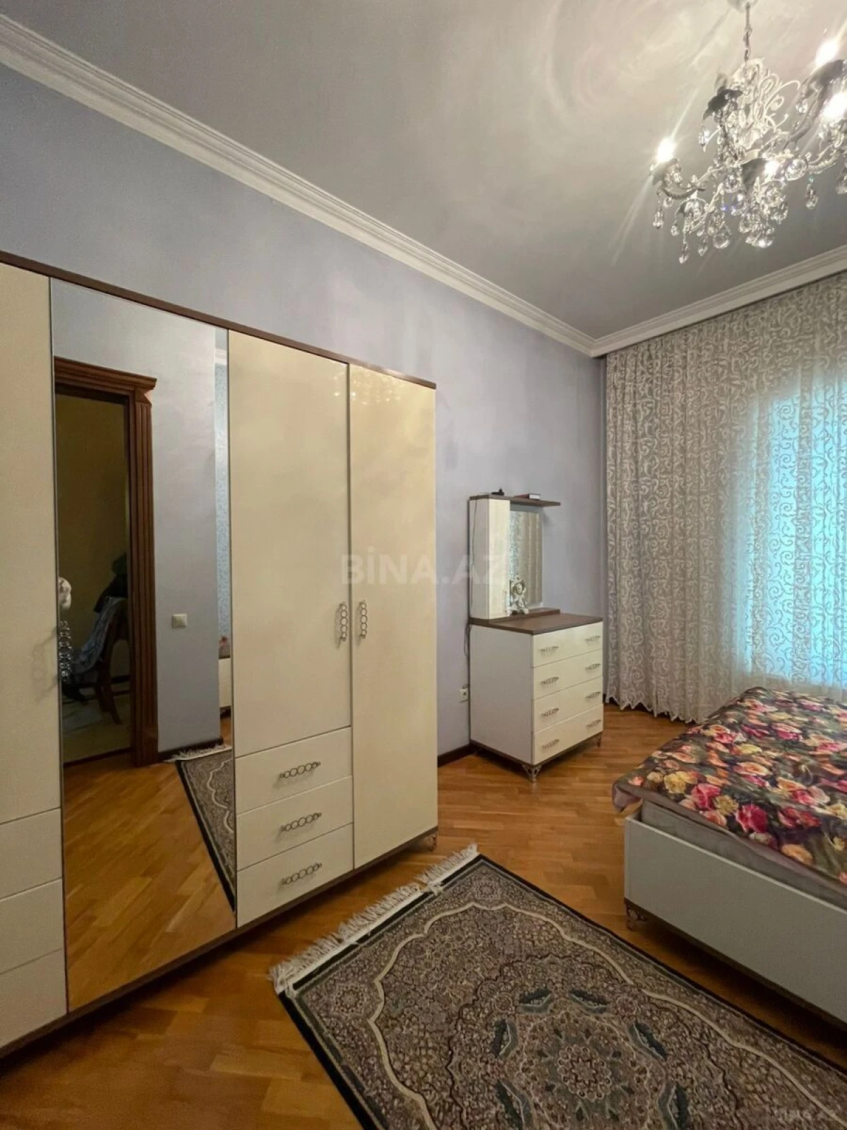 Kirayə verilir 7 otaqlı həyət evi 400 m²