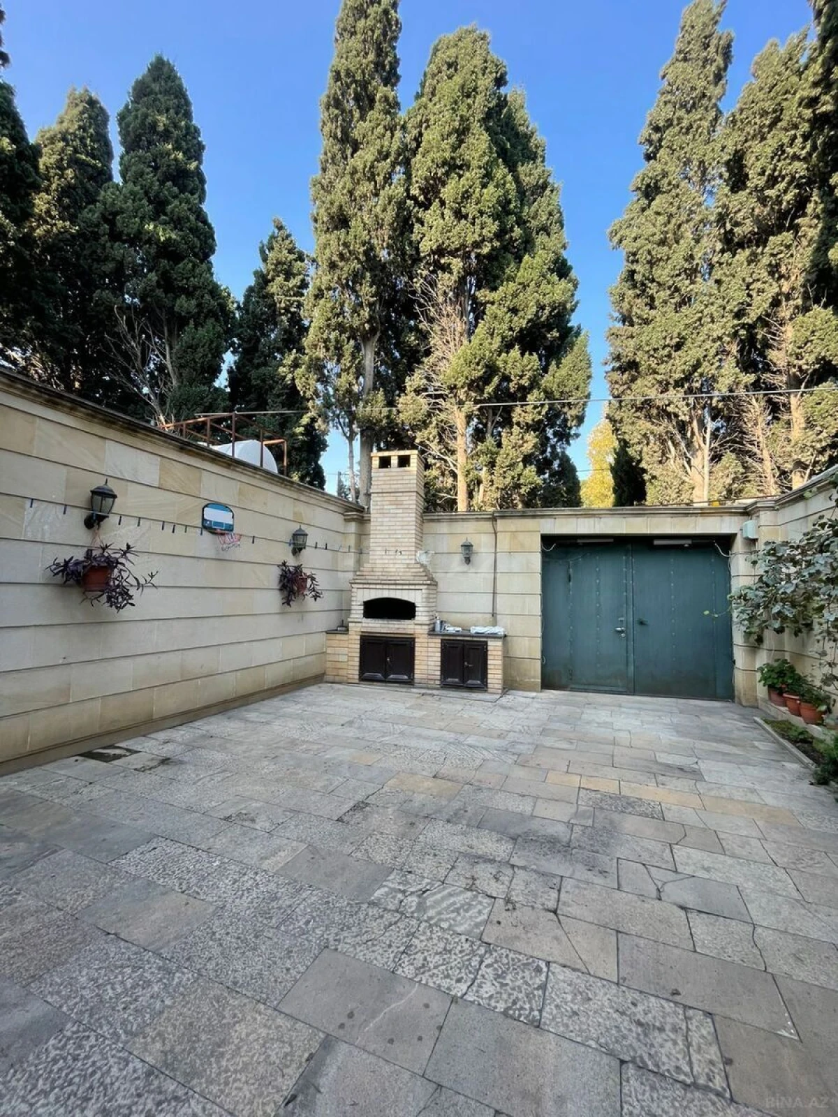 Kirayə verilir 7 otaqlı həyət evi 400 m²