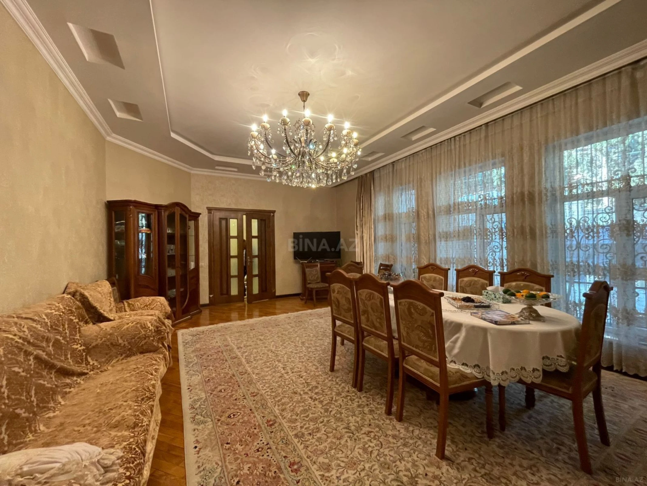 Kirayə verilir 7 otaqlı həyət evi 400 m²