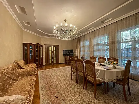 Kirayə verilir 7 otaqlı həyət evi 400 m²