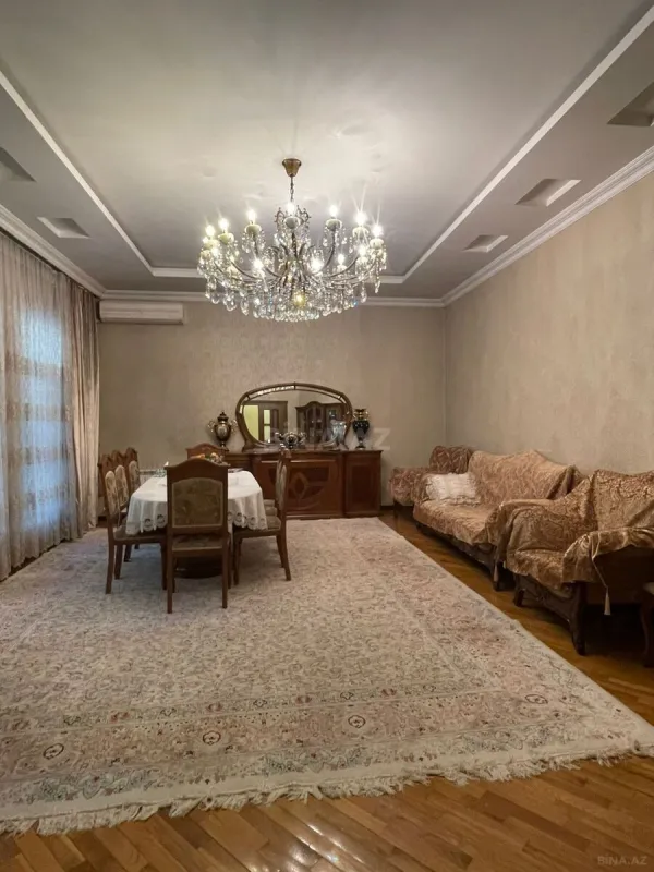 Kirayə verilir 7 otaqlı həyət evi 400 m²