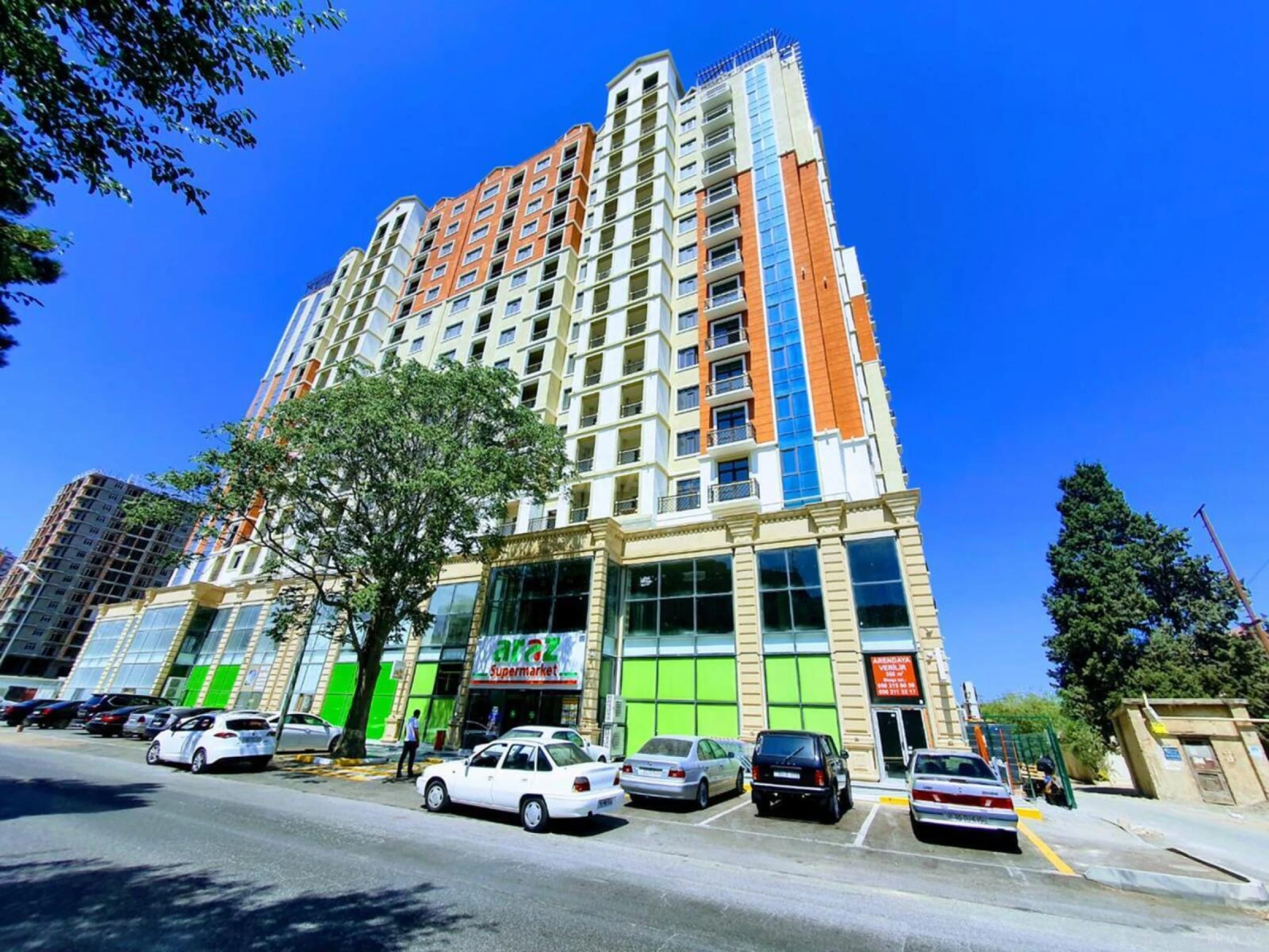 Satılır 3 otaqlı mənzil 162 m²